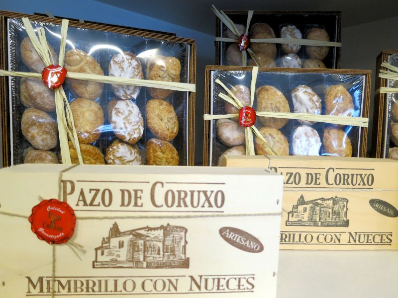 高級グルメブランドのPazo de Coruxoのメンブリーリョは箱入りの方です