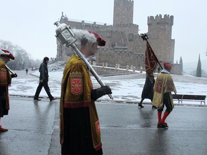 雪化粧のハビエル城。偶然ハビエルの日に行きました