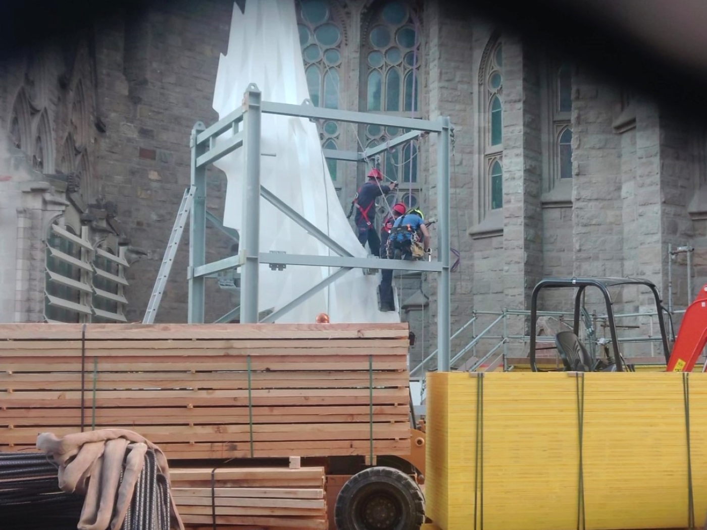 tサグラダファミリア福音書家の翼