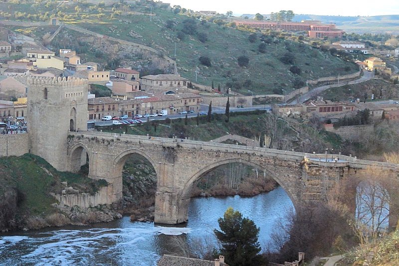 トレドを囲むタホ川